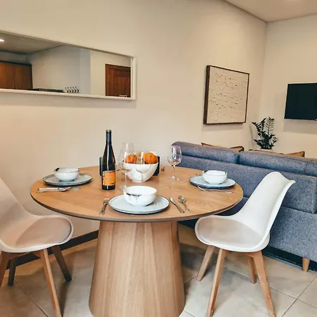Modern 2-bedroom In The Heart Of *