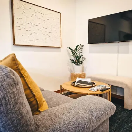 Modern 2-bedroom In The Heart Of Appartement Braga