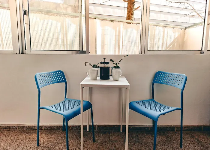 Modern 2-bedroom In The Heart Of *