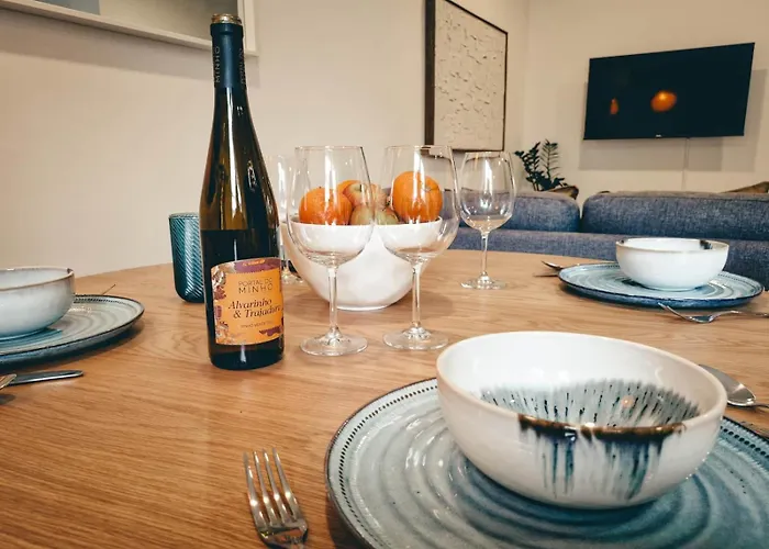 Modern 2-bedroom In The Heart Of Apartment *